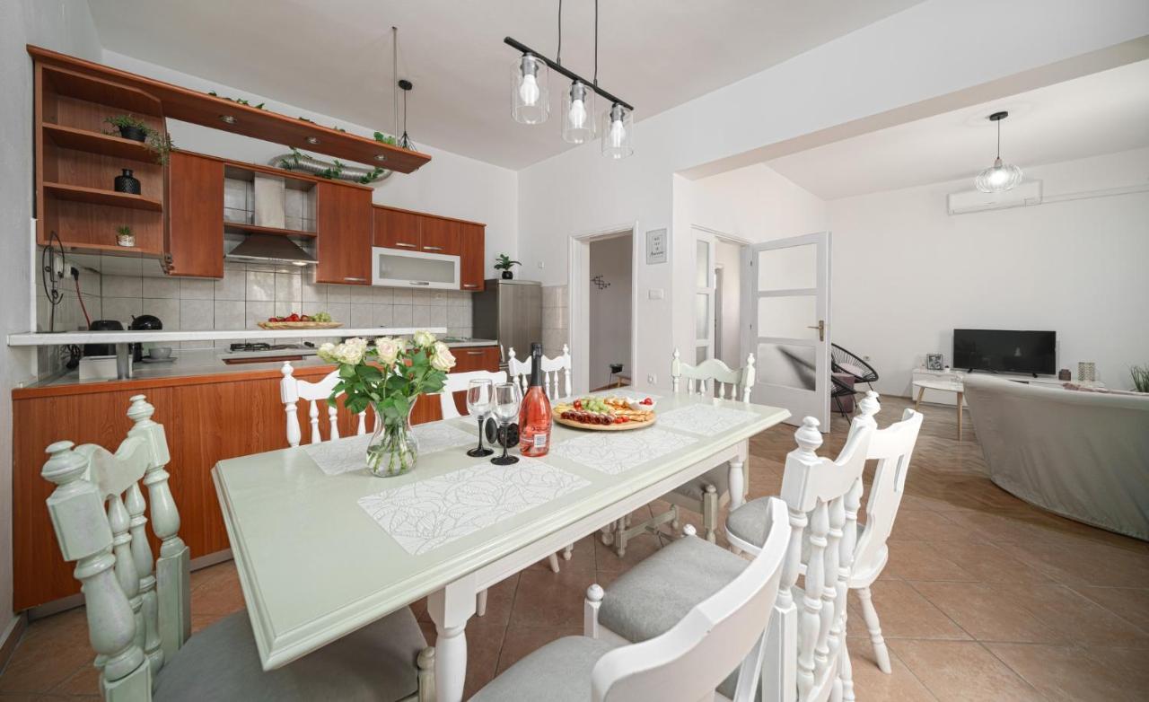 Apartman Rusula 보디체 외부 사진