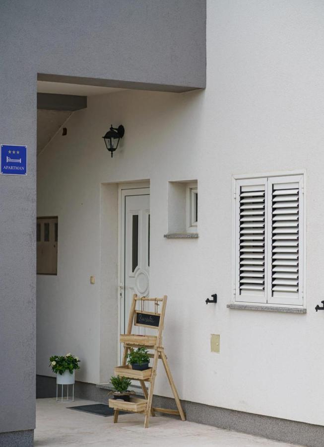 Apartman Rusula 보디체 외부 사진