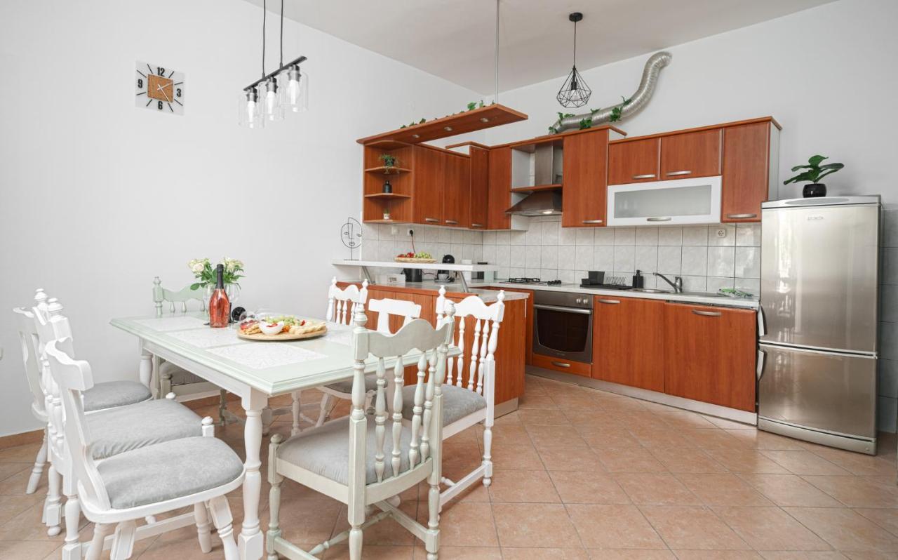 Apartman Rusula 보디체 외부 사진